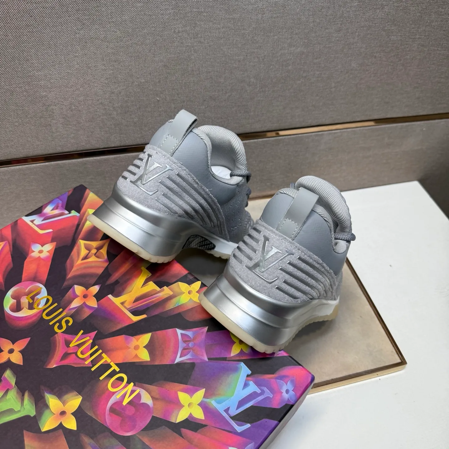 ⬛️Men's shoes 💰p480 [LV～] Men's casual shoes 2025z cabinet sales simultaneously 🔶Size: 38-44 #️⃣ 🔷4 colors🔜The upper is made of multi-material splicing➕Mesh lining, comfortable and breathable, sole: original comfortable and wear-resistant outsole, ⚠️real thing📱photographed🎬real thing is better📢📢📢